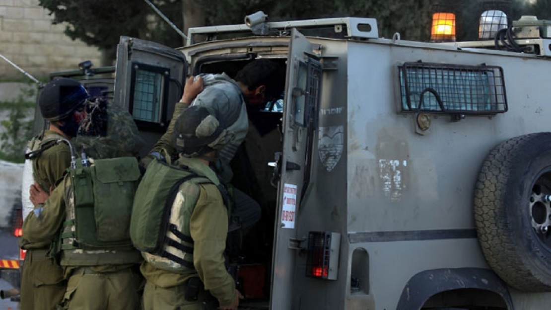 قوات الاحتلال تقتحم بلدات في الضفة الغربية وتعتقل عددا من الفلسطينيين..