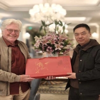 رئيس مهرجان القاهرة السينمائي الدولي يبحث توسيع آليات التعاون مع مهرجان بكين