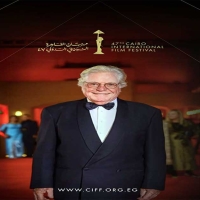 تكريم رئيس مهرجان القاهرة بجائزة شخصية العام السينمائية العربية