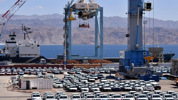 أول سفينة شحن إماراتية ترسو في ميناء إيلات جنوبي إسرائيل يوم الأحد