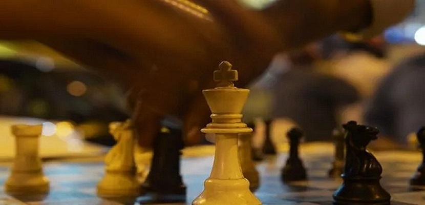 "مقاطعة إسرائيل" تدفع لاعب الشطرنج الإيرانيعلي رضا فيروزجا للتنازل عن جنسيته