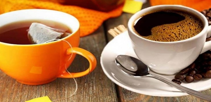 مقارنة طبية بين آثار الشاي والقهوة على الصحة البدنية والنفسية