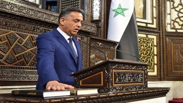 عارف الطويل، عضو البرلمان السوري يحلف بالإنجيل والقرآن
