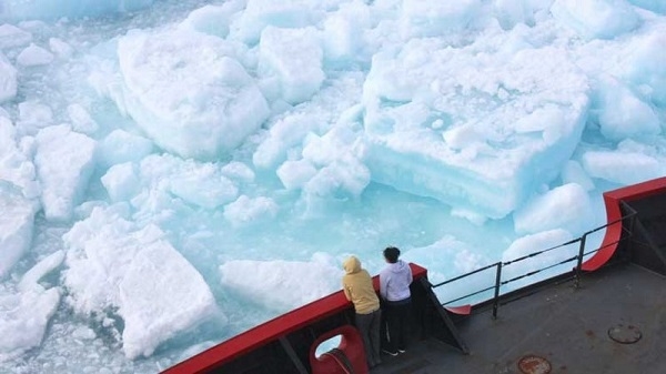 القطب الشمالي يحترق و خطر على كوكب الأرض