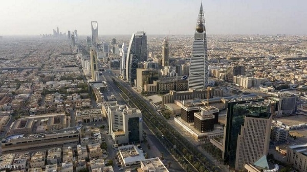 السعودية.. تمديد تأشيرات وإقامات الموجودين خارج المملكة