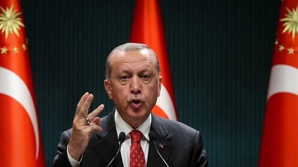أردوغان يؤكد على تحدي تركيا للعقوبات الأمريكية