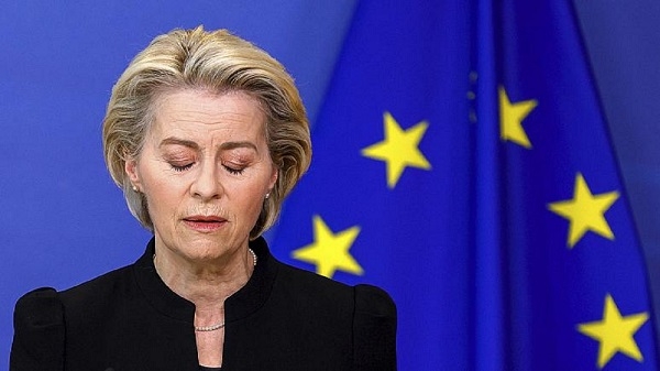 رئيسة المفوضية الأوروبية تلغي اجتماعاتها في البرلمان الأوروبي بعد إصابة سائقها بفيروس كورونا