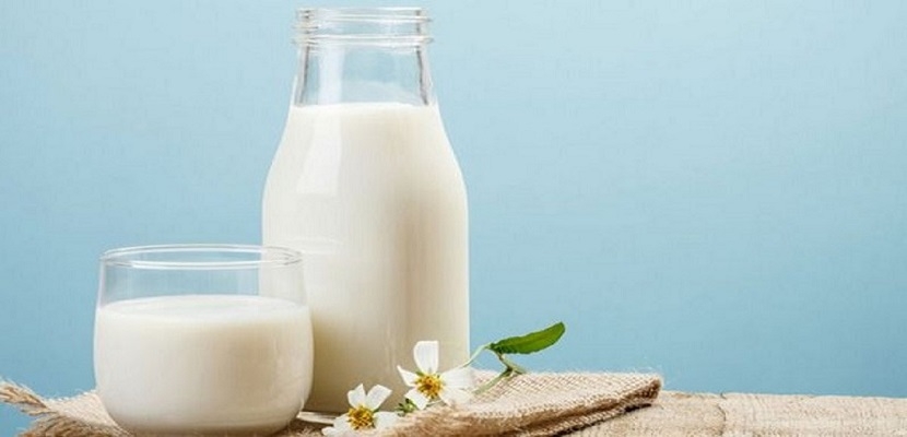 تأثير شرب الحليب الدسم في الطفولة