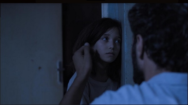 فيلم مراد أبو عيشة "تالافيزيون" يطرح قضية فتاة صغيرة عالقة في منطقة حرب